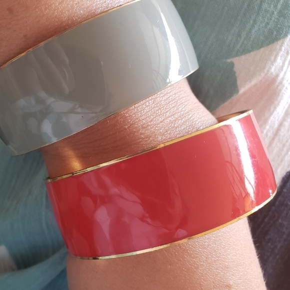 Coral red enamel on brass wide bangle - Picture 2 of 2